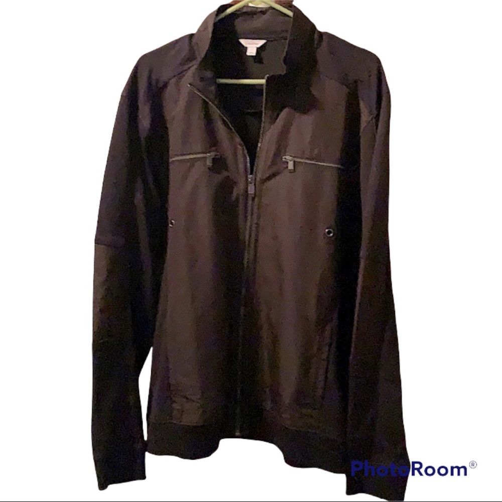 $4.99 shipping…Never Worn- Calvin Klein zip up men’s jacket